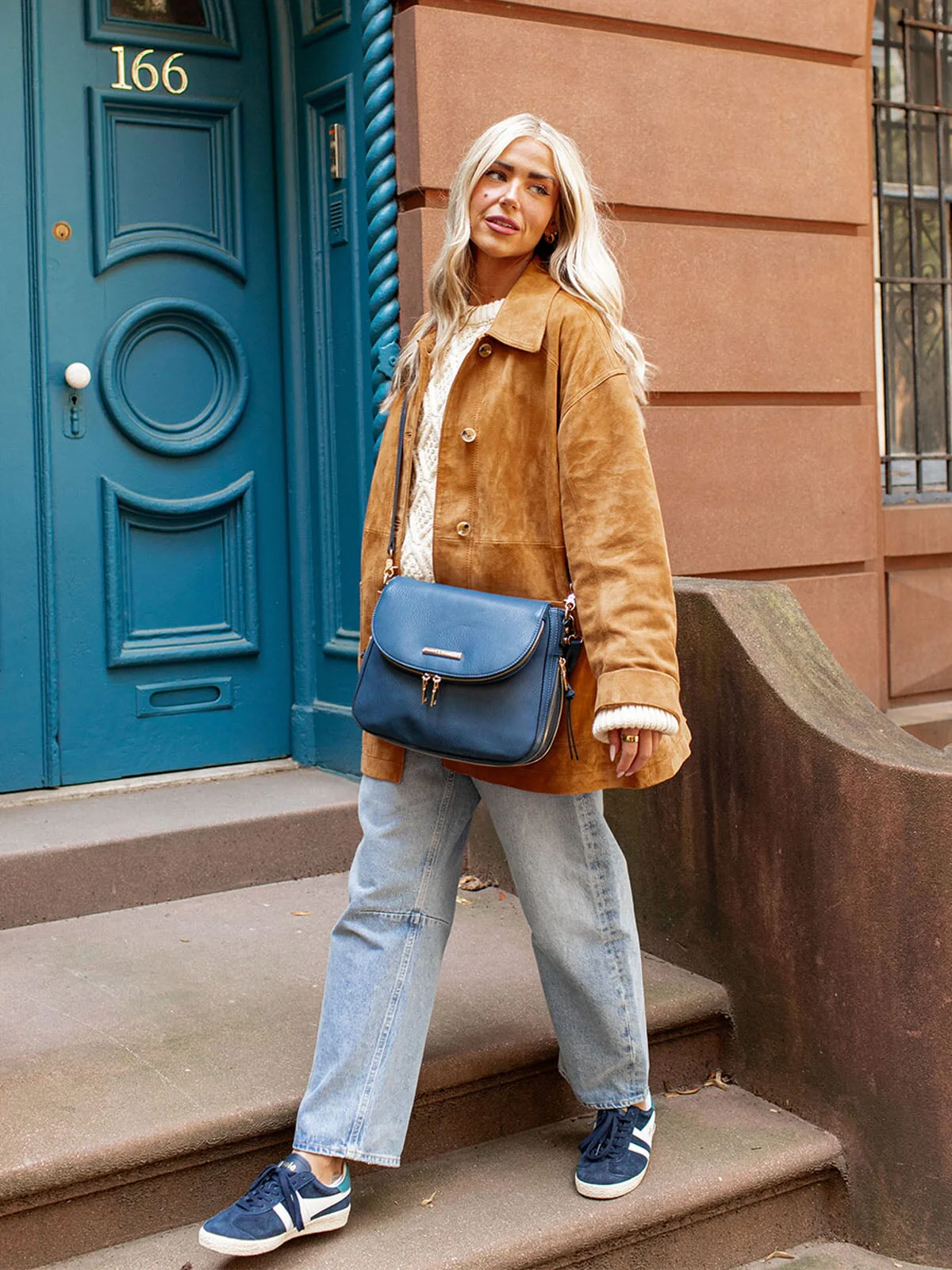 DOWNTOWN CROSSBODY Navy - Image 2