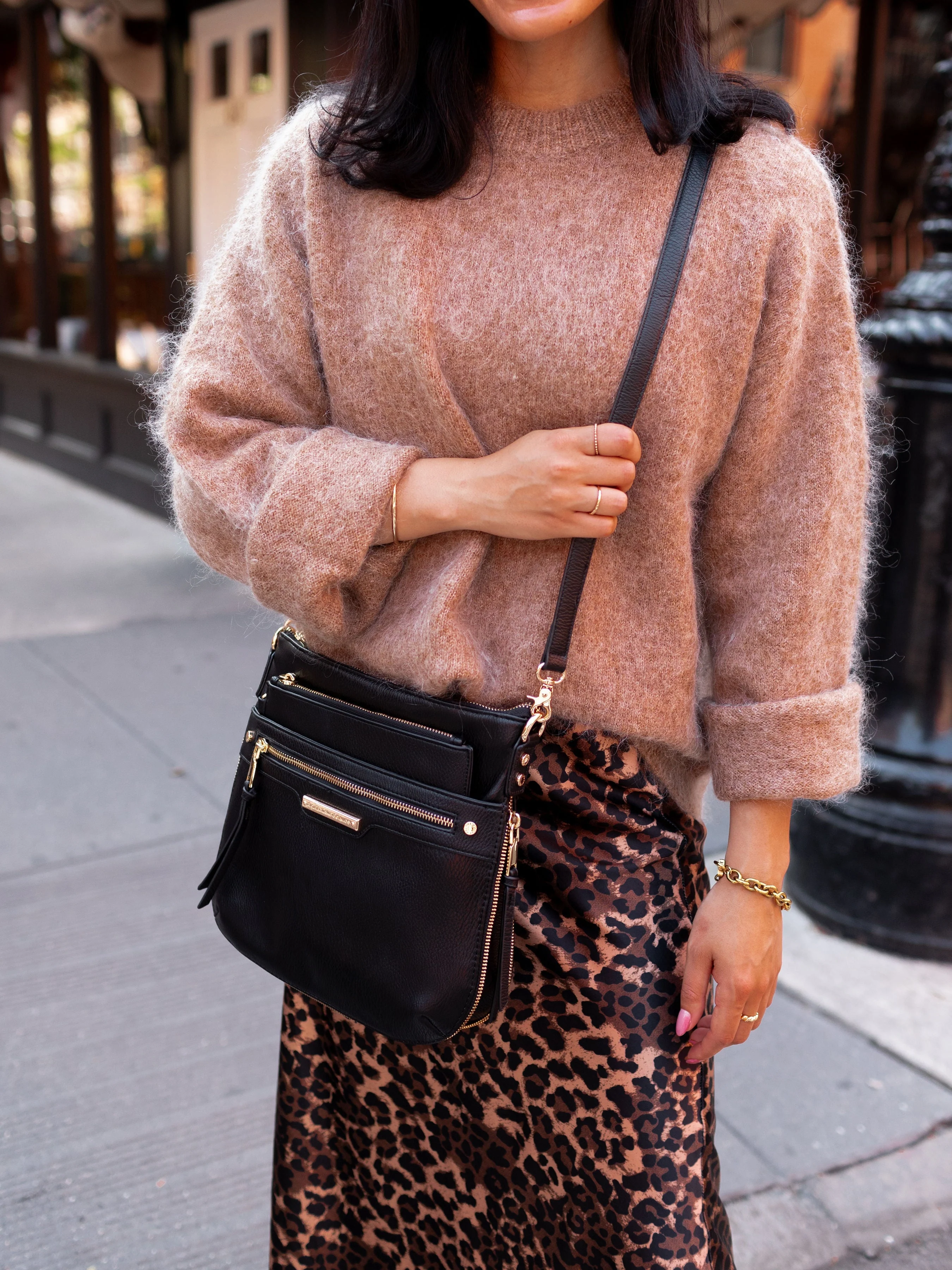 the EVERYDAY CROSSBODY black - Image 6