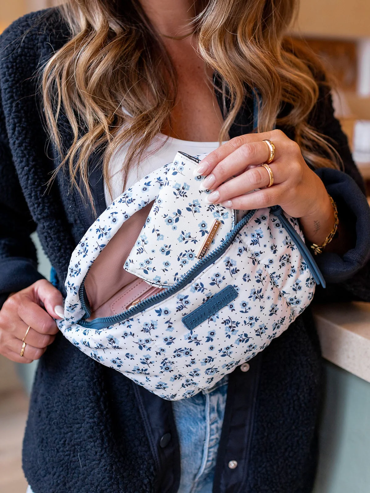 The Sidekick Nylon Blue Floral - Image 5